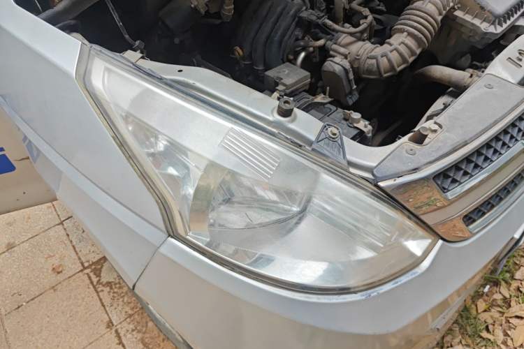 Used Wuling Rongguang V 2015 1.2L Base Version Right Front Headlight