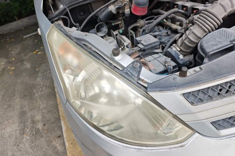 Used Wuling Rongguang V 2015 1.5L Practical Version Right Front Headlight