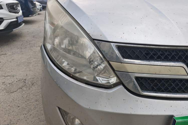 Used Wuling Rongguang V 2015 1.2L Standard Version Right Front Headlight