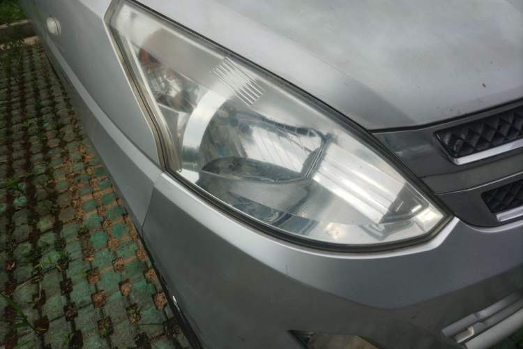 Used Wuling Rongguang V 2015 1.5L Standard Version Right Front Headlight