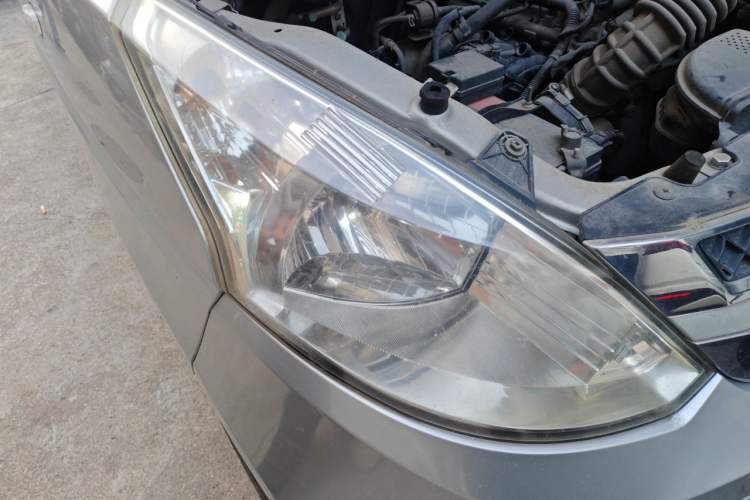 Used Wuling Rongguang V 2015 1.5L Standard Version Right Front Headlight