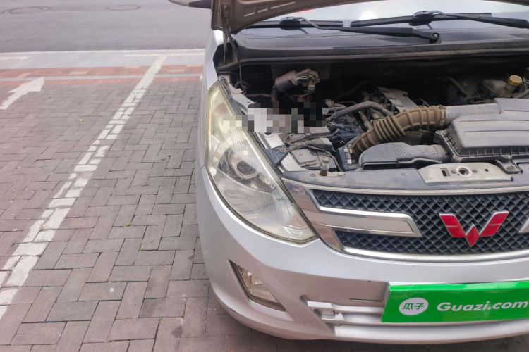 Used Wuling Rongguang V 2015 1.5L Standard Version Right Front Headlight