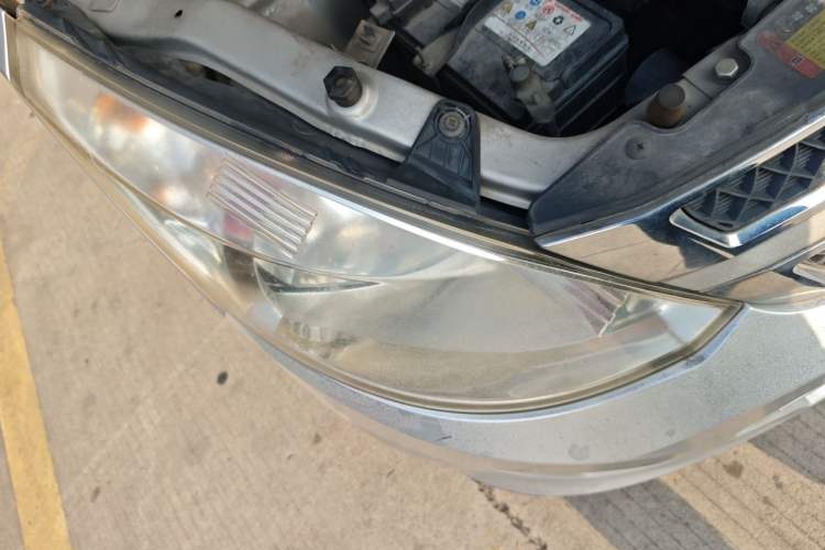 Used Wuling Rongguang V 2015 1.5L Standard Version Right Front Headlight
