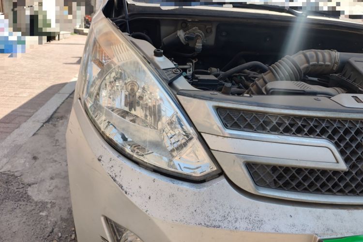 Used Wuling Rongguang V 2015 1.5L Base Version Right Front Headlight