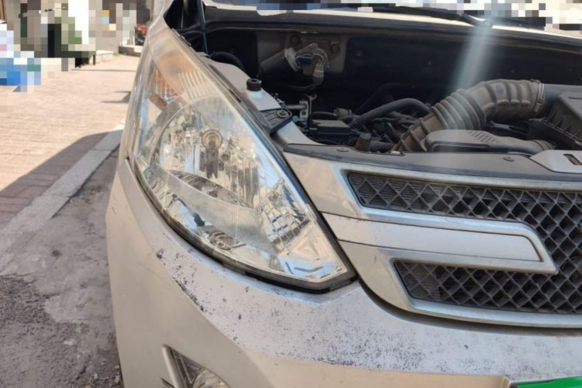 Used Wuling Rongguang V 2015 1.5L Base Version Right Front Headlight