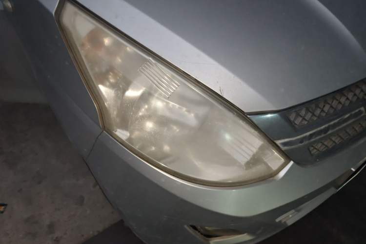 Used Wuling Rongguang V 2015 1.2L Standard Version Right Front Headlight