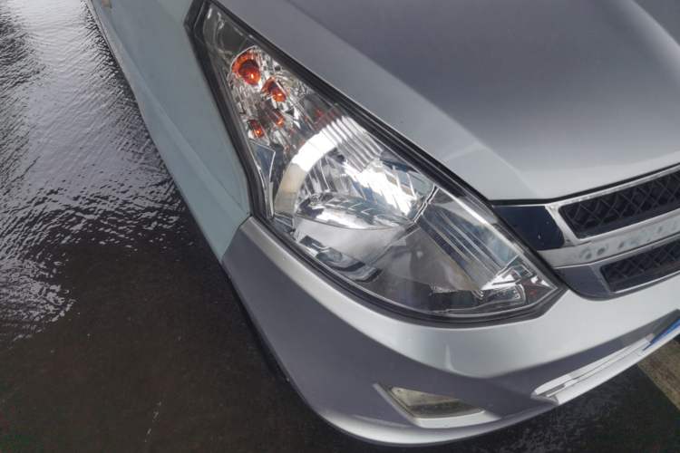 Used Wuling Rongguang V 2015 1.2L Standard Version Right Front Headlight