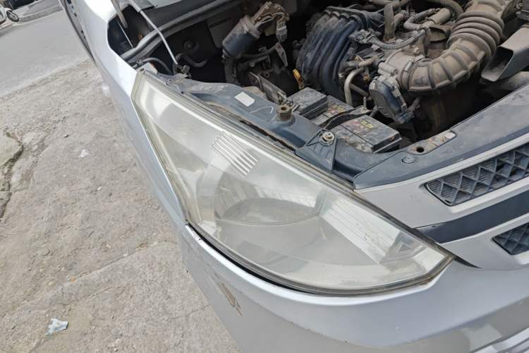Used Wuling Rongguang V 2015 1.2L Practical Model Right Front Headlight