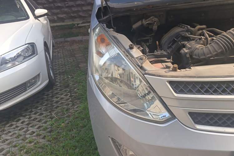 Used Wuling Rongguang V 2015 1.2L Base Version Right Front Headlight