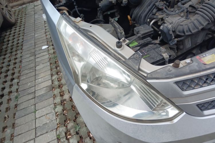Used Wuling Rongguang V 2015 1.2L Practical Model Right Front Headlight