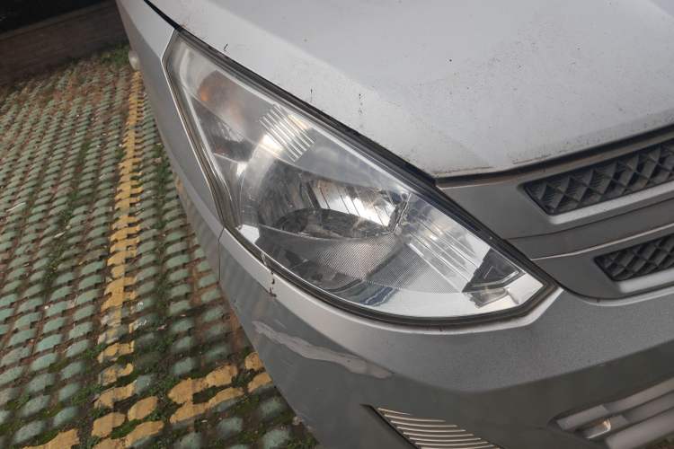 Used Wuling Rongguang V 2015 1.2L Practical Model Right Front Headlight