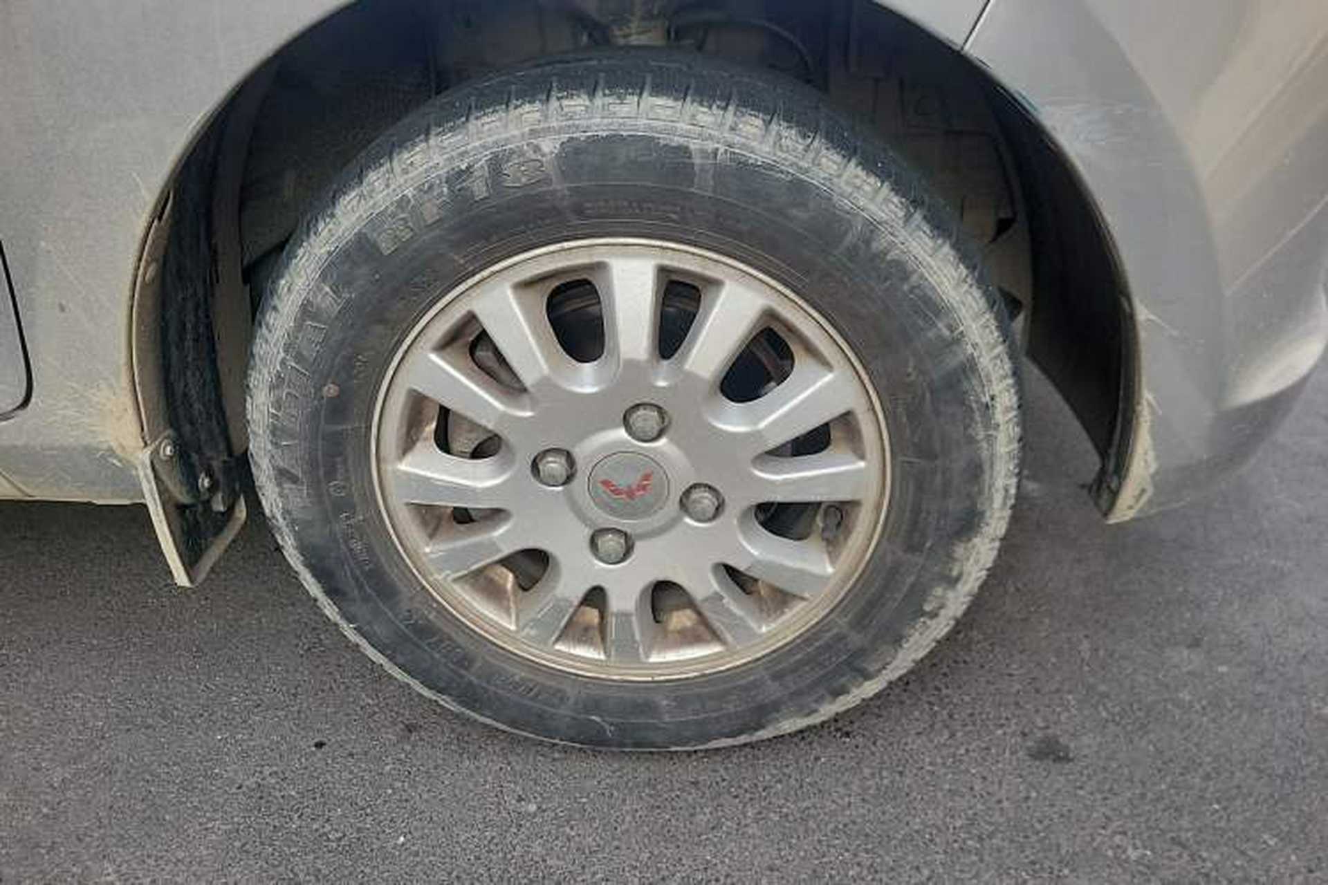 Used Wuling Rongguang V 2015 1.2L Standard Version Right Front Wheel Hub