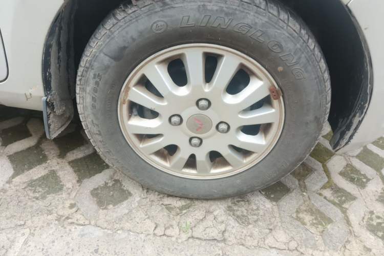 Used Wuling Rongguang V 2015 1.5L Base Version Right Front Wheel Hub