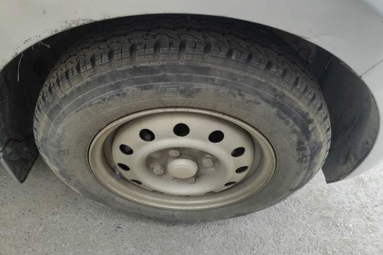 Used Wuling Rongguang V 2015 1.2L Base Version Right Front Wheel Hub