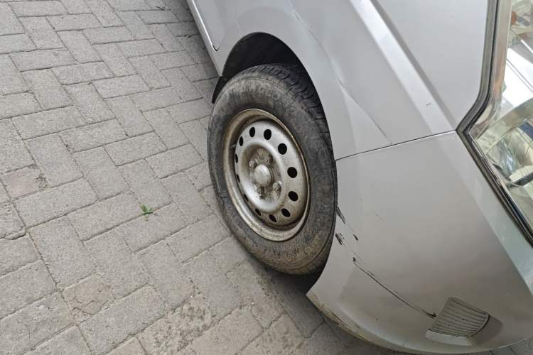 Used Wuling Rongguang V 2015 1.2L Practical Model Right Front Wheel Hub