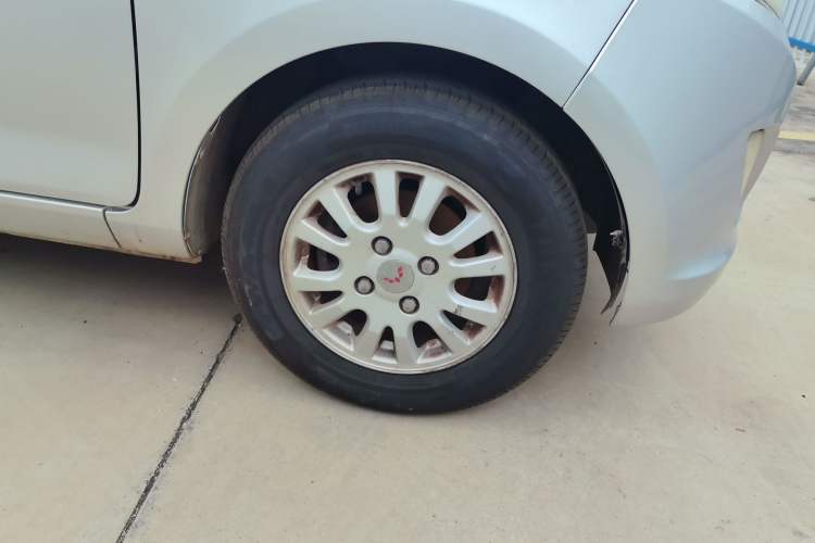 Used Wuling Rongguang V 2015 1.2L Base Version Right Front Wheel Hub