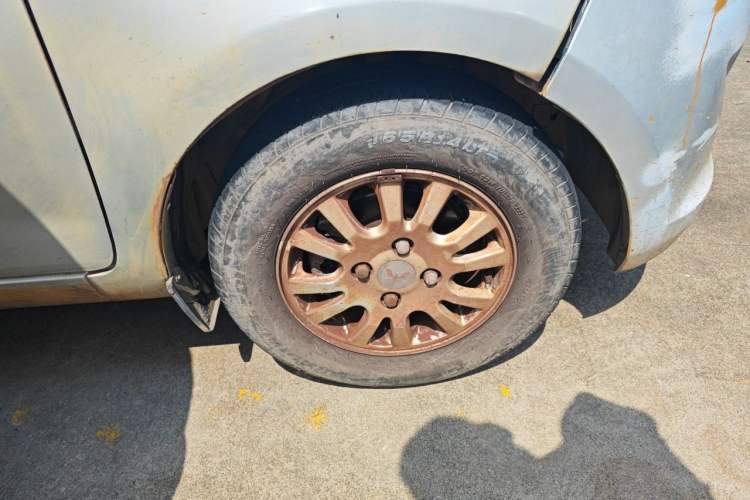 Used Wuling Rongguang V 2015 1.2L Standard Version Right Front Wheel Hub