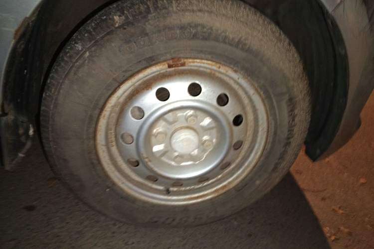 Used Wuling Rongguang V 2015 1.2L Base Version Right Front Wheel Hub