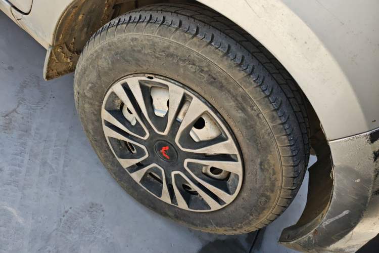 Used Wuling Rongguang V 2015 1.5L Base Version Right Front Wheel Hub