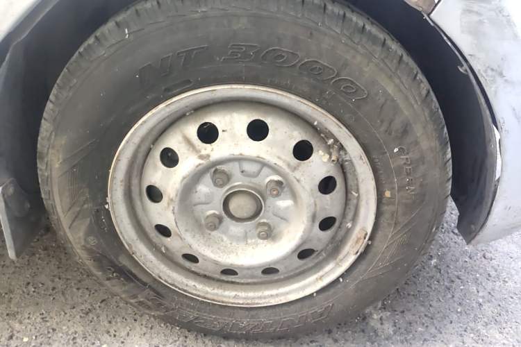 Used Wuling Rongguang V 2015 1.5L Base Version Right Front Wheel Hub