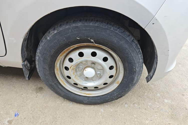 Used Wuling Rongguang V  Right Front Wheel Hub