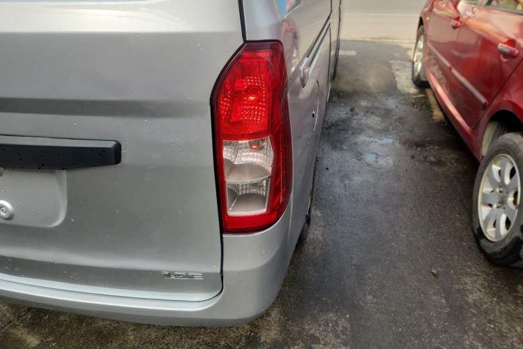 Used Wuling Rongguang V 2015 1.2L Practical Model Right Rear Taillight