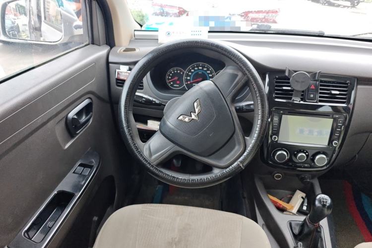 Used Wuling Rongguang V 2015 1.5L Standard Version Steering Wheel