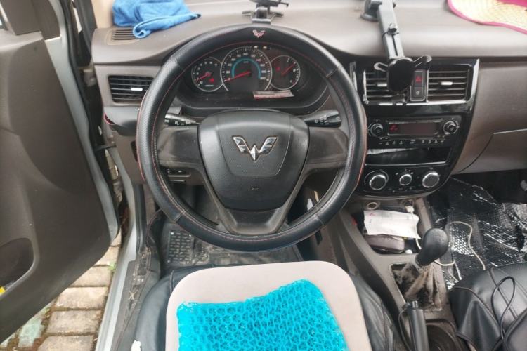 Used Wuling Rongguang V 2015 1.5L Standard Version Steering Wheel