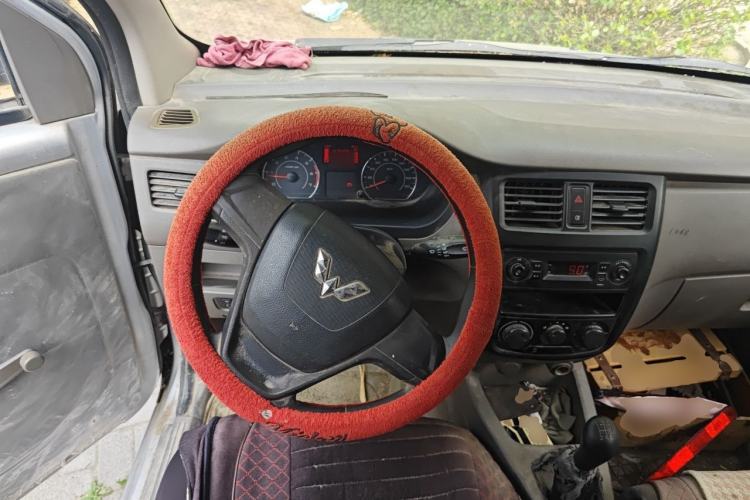 Used Wuling Rongguang V 2015 1.2L Practical Model Steering Wheel