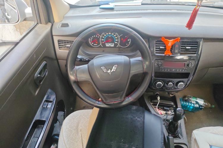 Used Wuling Rongguang V 2015 1.5L Standard Version Steering Wheel