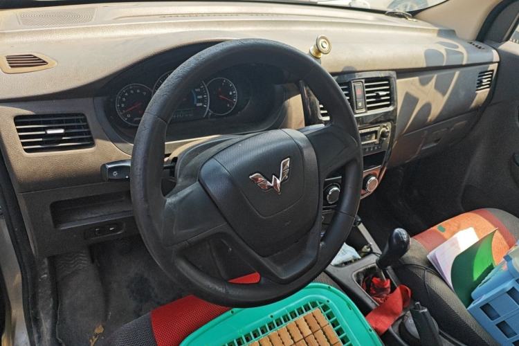 Used Wuling Rongguang V 2015 1.2L Standard Version Steering Wheel
