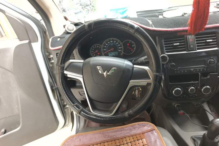 Used Wuling Rongguang V 2015 1.5L Base Version Steering Wheel