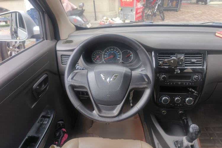 Used Wuling Rongguang V 2015 1.5L Standard Version Steering Wheel
