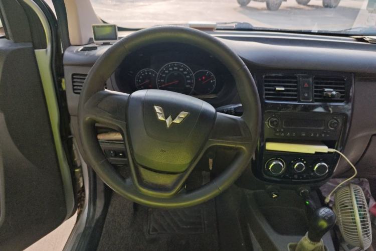 Used Wuling Rongguang V 2015 1.5L Standard Version Steering Wheel