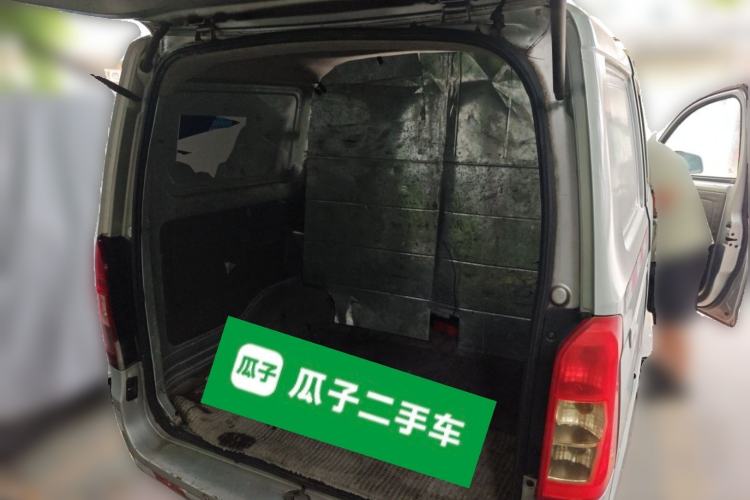 Used Wuling Rongguang V 2015 1.5L Practical Version Trunk