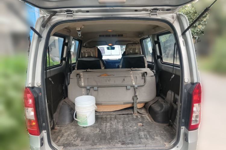 Used Wuling Rongguang V 2015 1.5L Base Version Trunk