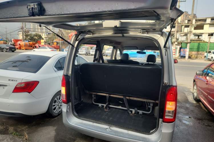 Used Wuling Rongguang V 2015 1.2L Practical Model Trunk