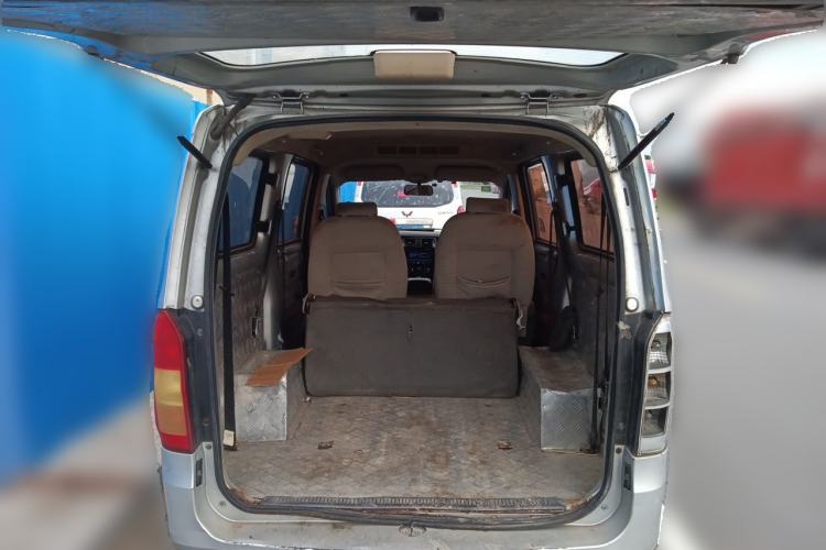Used Wuling Rongguang V 2015 1.5L Base Version Trunk