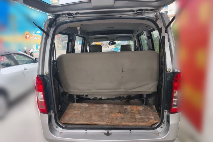 Used Wuling Rongguang V 2015 1.5L Practical Version Trunk