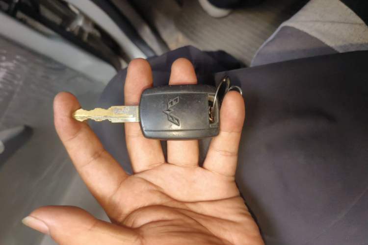 Used Wuling Rongguang V 2015 1.2L Practical Model Vehicle Key
