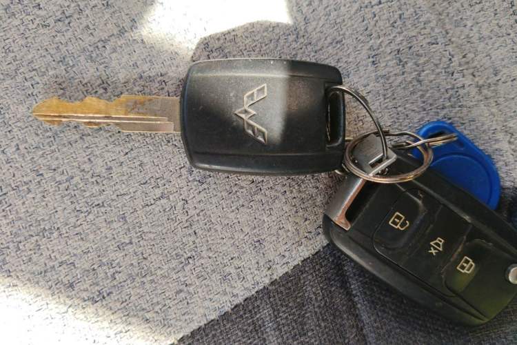 Used Wuling Rongguang V 2015 1.2L Practical Model Vehicle Key