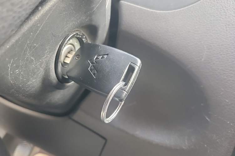 Used Wuling Rongguang V 2015 1.2L Standard Version Vehicle Key