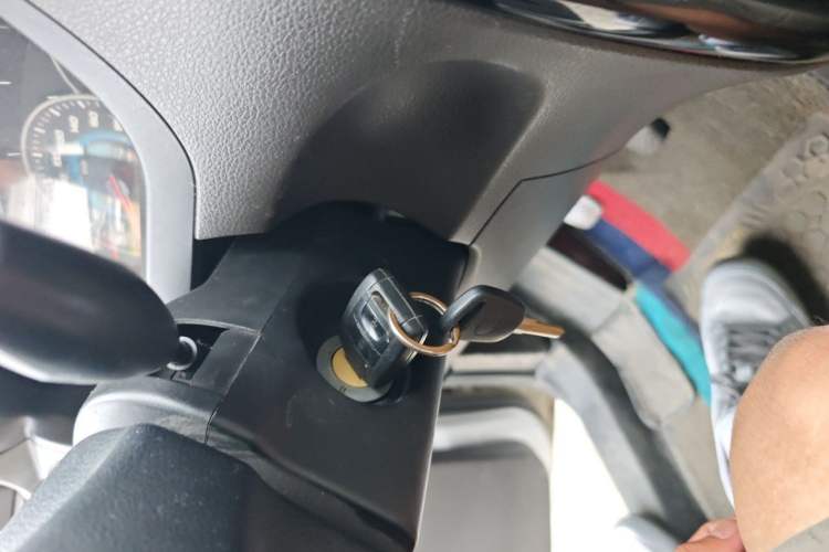 Used Wuling Rongguang V 2015 1.5L Standard Version Vehicle Key