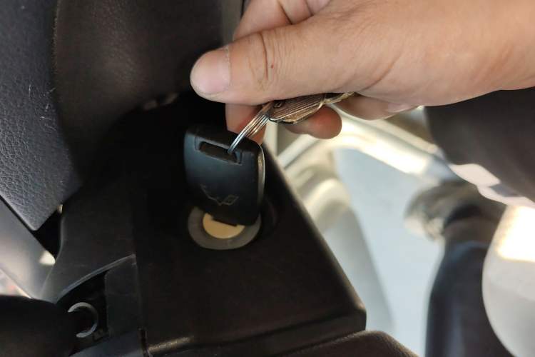 Used Wuling Rongguang V 2015 1.5L Base Version Vehicle Key
