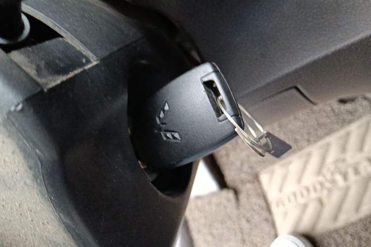 Used Wuling Rongguang V 2015 1.5L Standard Version Vehicle Key