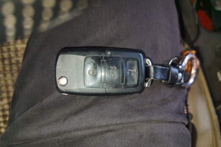 Used Wuling Rongguang V 2015 1.2L Standard Version Vehicle Key