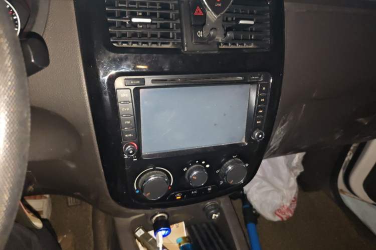 Used Wuling Rongguang V 2015 1.5L Standard Version Audio And AC Panel