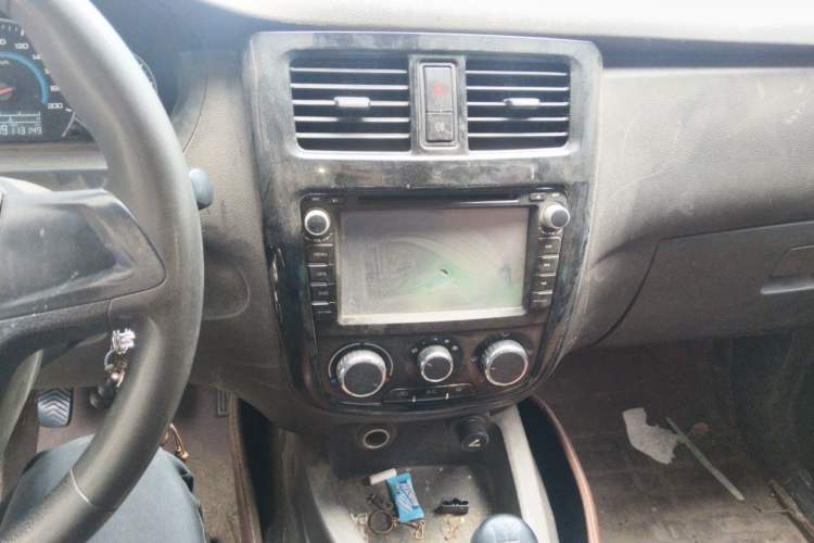 Used Wuling Rongguang V 2015 1.5L Standard Version Audio And AC Panel
