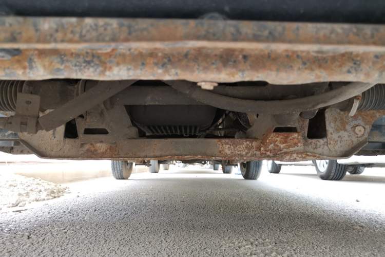 Used Wuling Rongguang V 2015 1.5L Practical Version Chassis Front