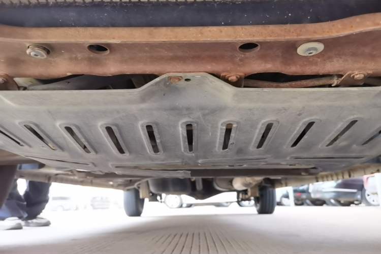 Used Wuling Rongguang V 2015 1.5L Base Version Chassis Front